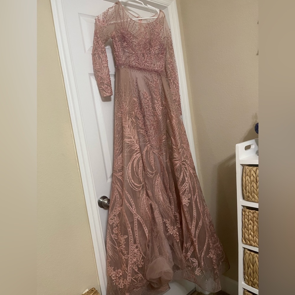 Hijabi friendly blush/baby pink long dress!
